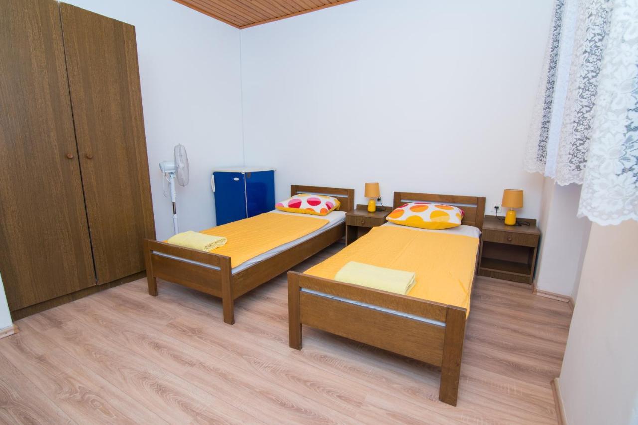 Hostel Flora Мали-Лошинь Экстерьер фото