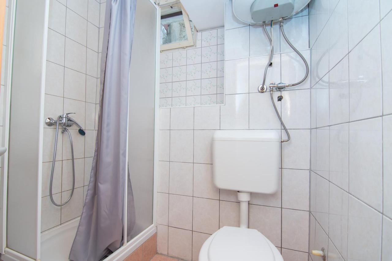 Hostel Flora Мали-Лошинь Экстерьер фото