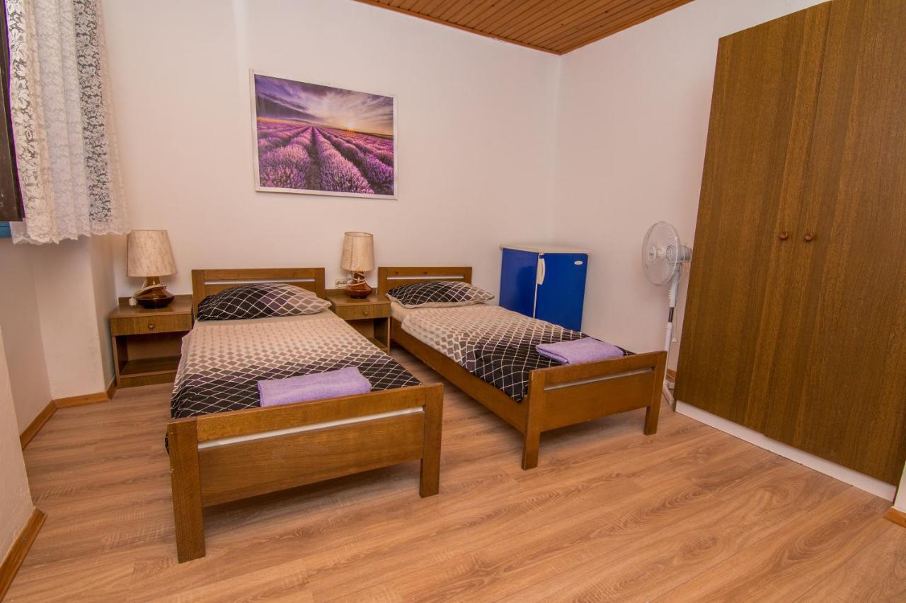 Hostel Flora Мали-Лошинь Экстерьер фото